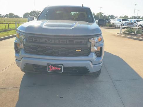 Used 2025 Chevrolet Silverado 1500 Custom image 4