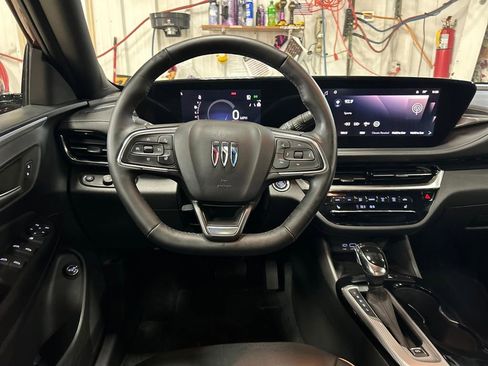 Used 2024 Buick Envista Avenir image 17