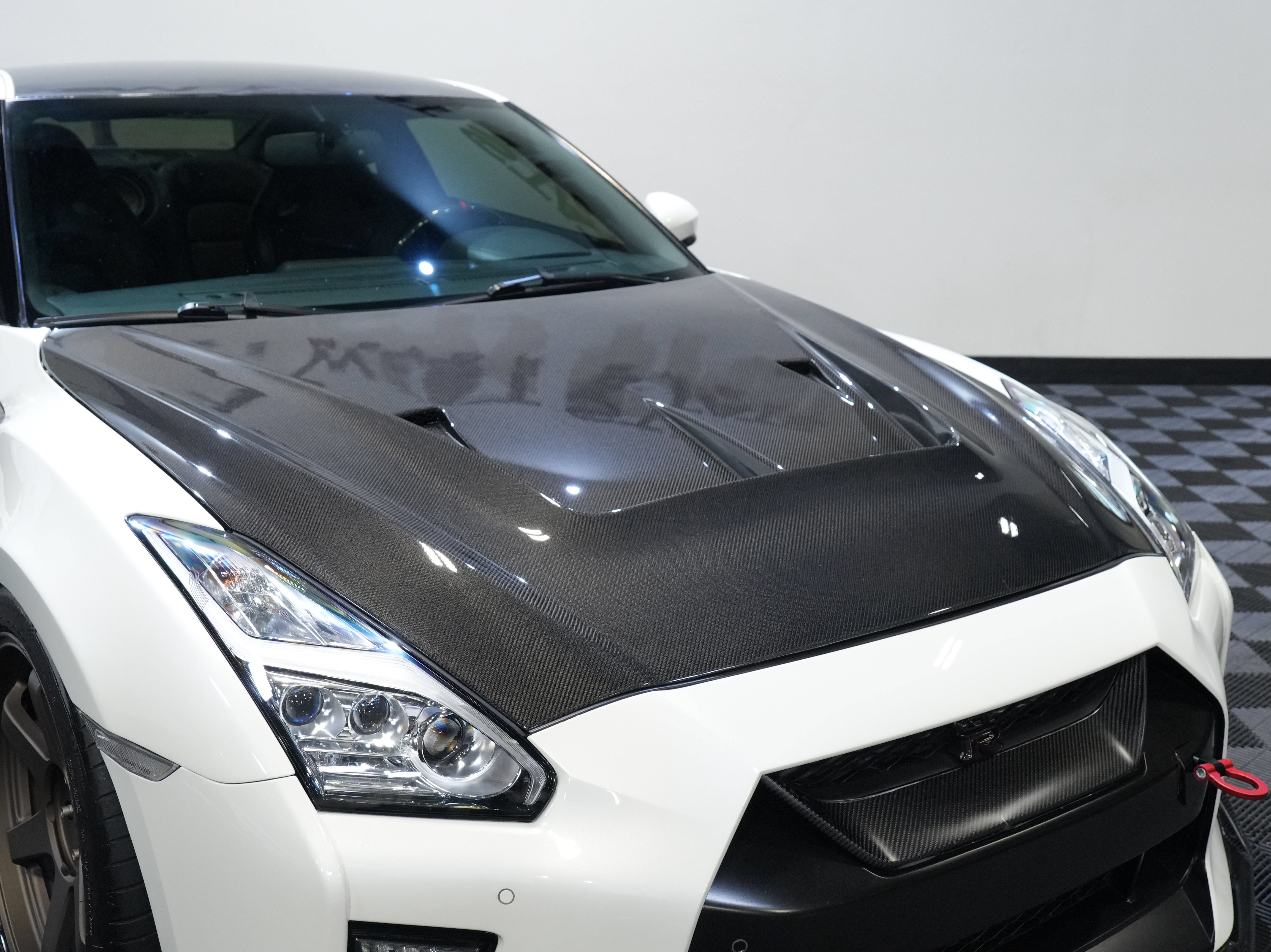 Used 2017 Nissan GT-R Premium AWD/4WD image 12