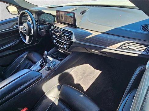 Used 2019 BMW M550i xDrive image 22