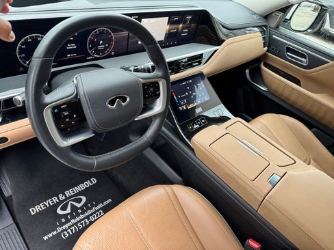 Used 2025 INFINITI QX80 Sensory image 15