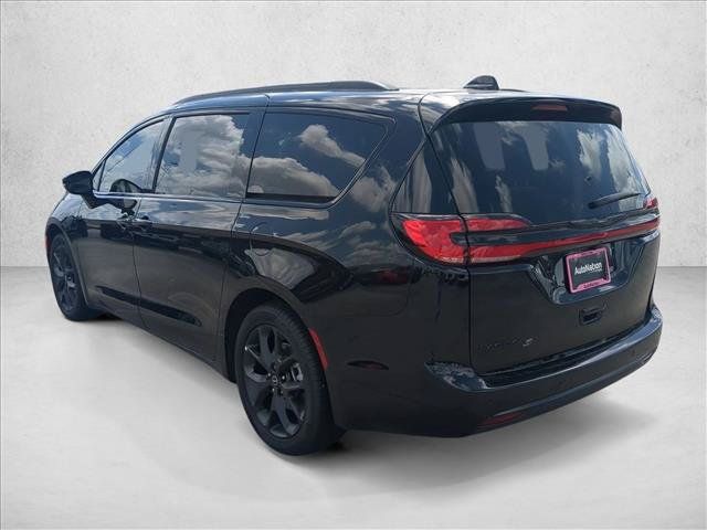 New 2026 Chrysler Pacifica Select w/ S Appearance Package FWD image 9