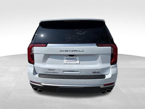 New 2026 GMC Yukon Denali w/ Denali Reserve Package AWD/4WD image 4