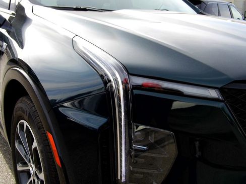 Used 2024 Cadillac XT4 Sport image 9