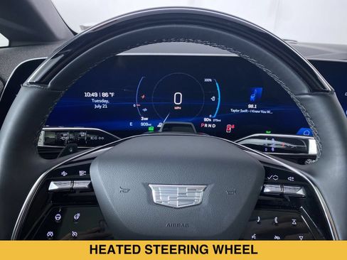 Certified 2025 Cadillac Optiq Luxury 2 AWD/4WD image 3