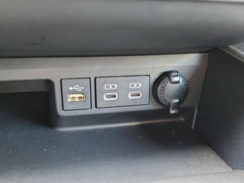 Used 2023 Toyota Highlander L image 20