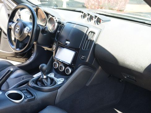 Used 2011 Nissan 370Z Touring w/ Sport Pkg RWD image 22