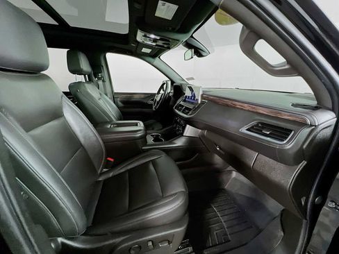 Used 2021 Chevrolet Tahoe Z71 w/ Luxury Package AWD/4WD image 31