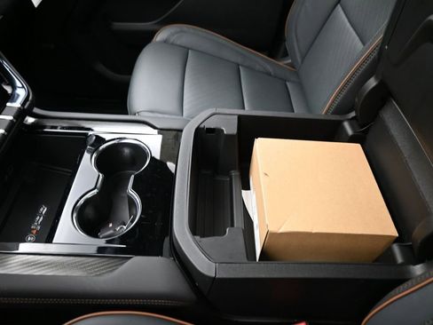 New 2026 GMC Yukon XL AT4 w/ AT4 Premium Plus Package image 18