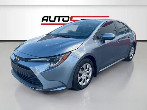 Used 2025 Toyota Corolla LE FWD image 3
