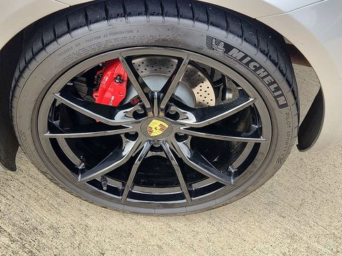 Used 2019 Porsche 718 Boxster S image 8