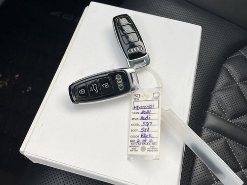 Used 2021 Audi SQ7 Prestige w/ Prestige Package image 13
