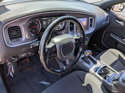 Used 2019 Dodge Charger Scat Pack RWD image 10