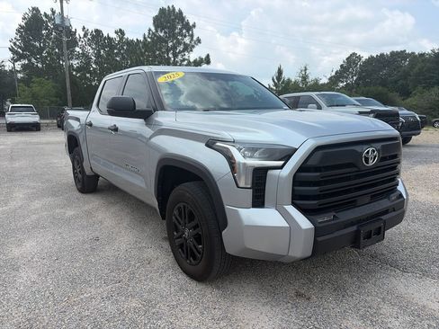 Used 2025 Toyota Tundra SR5 AWD/4WD image 8