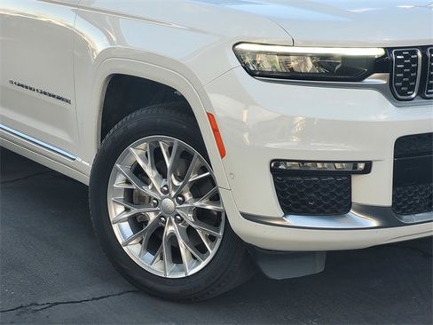 Certified 2021 Jeep Grand Cherokee L Summit w/ Luxury Tech Group V image 3