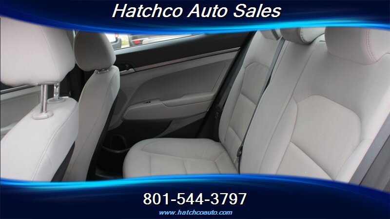Used 2017 Hyundai Elantra SE FWD image 17