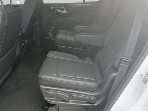 Used 2022 Chevrolet Tahoe LT w/ Luxury Package AWD/4WD image 22