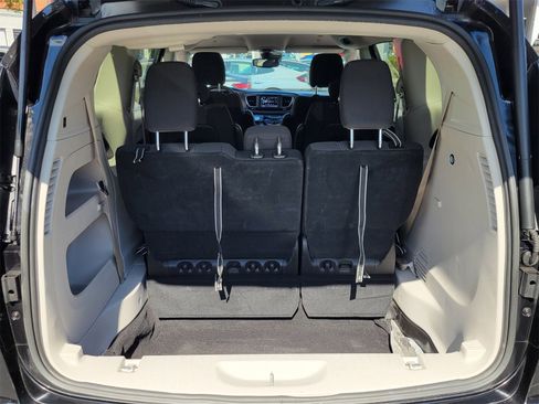 Used 2024 Chrysler Voyager LX image 22