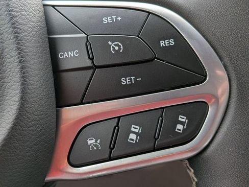 Certified 2023 Chrysler Pacifica Touring-L FWD image 20