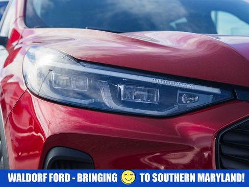 Used 2025 Ford Escape SE w/ PHEV Premium Package image 15