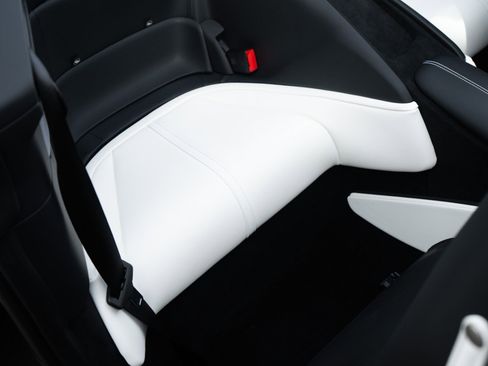 Used 2025 Ferrari Roma Spider image 28