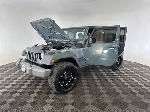 Used 2015 Jeep Wrangler Unlimited Sport w/ Quick Order Package 24S AWD/4WD image 12