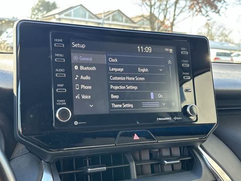 Used 2021 Toyota Venza LE image 22