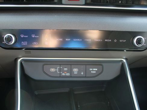 New 2026 Kia Carnival EX FWD image 47