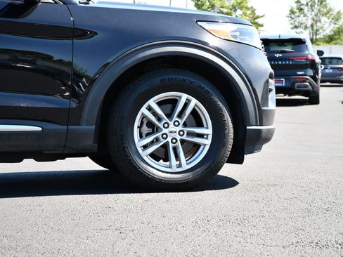 Used 2022 Ford Explorer XLT w/ Equipment Group 202A RWD image 9