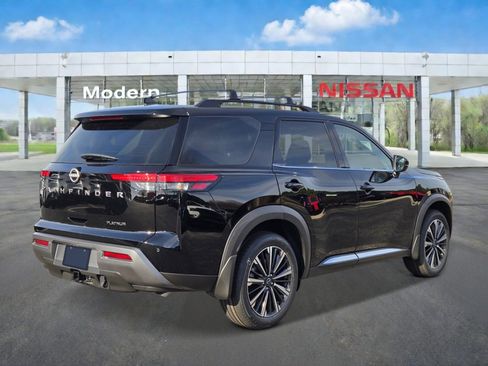 New 2026 Nissan Pathfinder Platinum w/ Accent Package FWD image 5