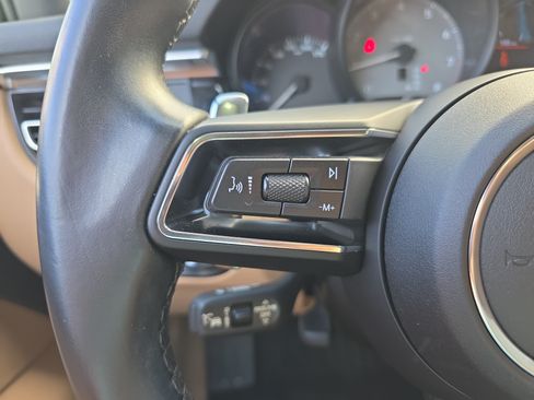 Certified 2023 Porsche Macan S AWD/4WD image 21