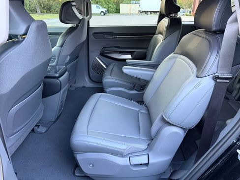 Used 2024 Kia EV9 Light Long Range image 16