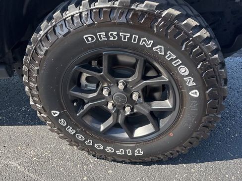 Used 2024 Jeep Gladiator Sport image 9