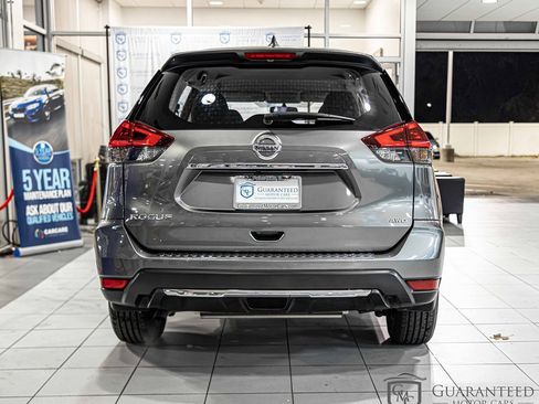 Used 2018 Nissan Rogue S image 14