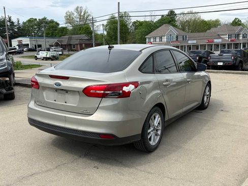 Used 2015 Ford Focus SE FWD image 6