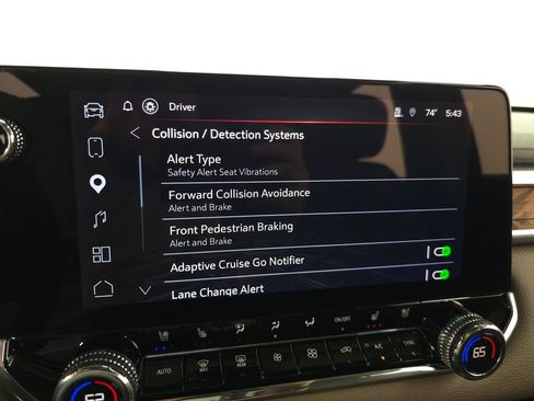 Used 2025 GMC Canyon Denali AWD/4WD image 28