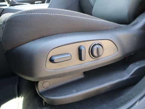 Used 2024 Chevrolet Blazer LT w/ Convenience Package FWD image 13