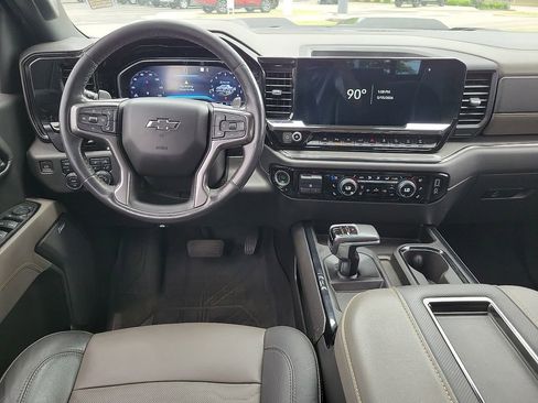 Used 2022 Chevrolet Silverado 1500 ZR2 w/ Technology Package AWD/4WD image 10