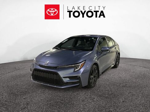 Used 2025 Toyota Corolla SE w/ Convenience Package image 1