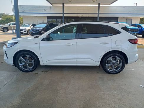 Used 2023 Ford Escape ST-Line w/ Tech Pack #1 FWD image 2