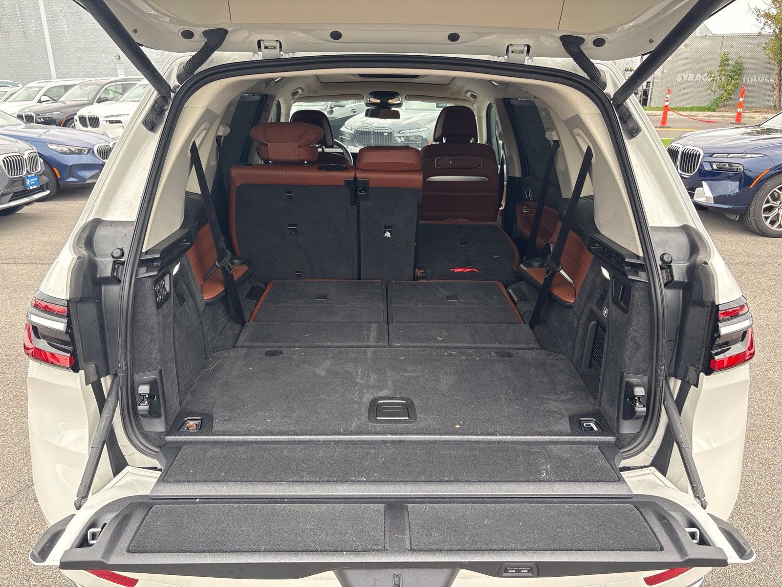 Certified 2025 BMW X7 xDrive40i w/ Premium Package AWD/4WD image 7