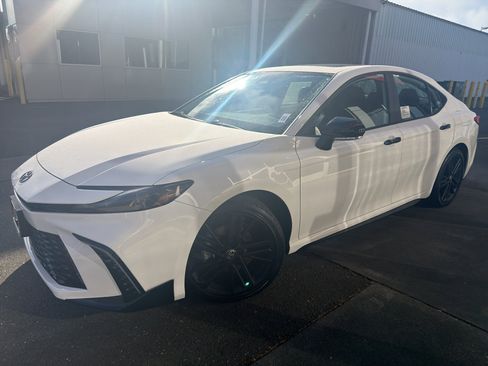New 2026 Toyota Camry Hybrid w/ Convenience Package AWD/4WD image 4