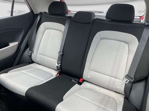 Used 2021 Hyundai Venue SEL w/ Premium Package FWD image 13