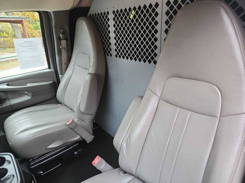 Used 2015 Chevrolet Express 2500 w/ Cold Climate Package image 19