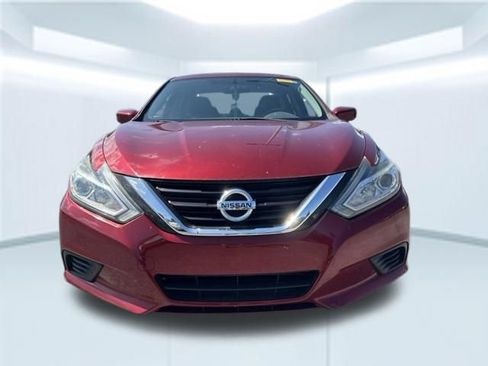 Used 2018 Nissan Altima 2.5 S w/ S Convenience Package FWD image 2