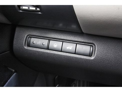 Used 2025 Nissan Pathfinder SL FWD image 24