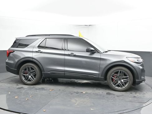 Used 2025 Ford Explorer ST w/ Sun And Sound Package image 12
