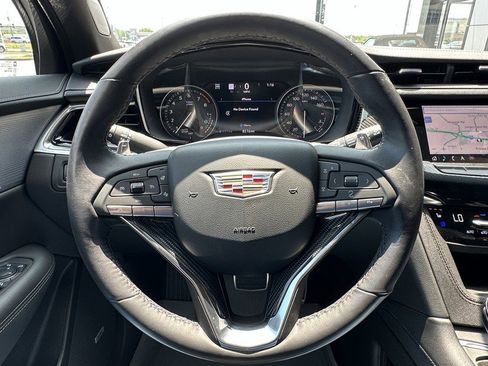 Used 2025 Cadillac XT6 Sport w/ Technology Package image 23