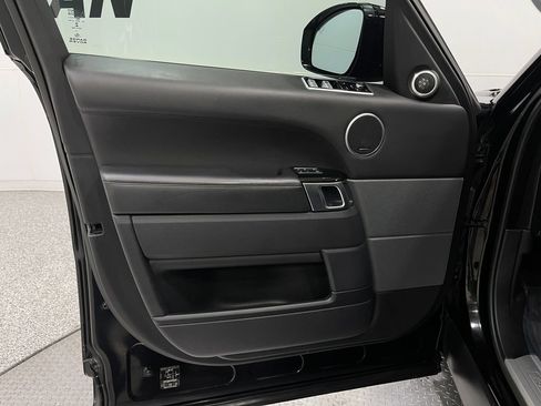 Used 2018 Land Rover Range Rover Sport HSE Dynamic image 16