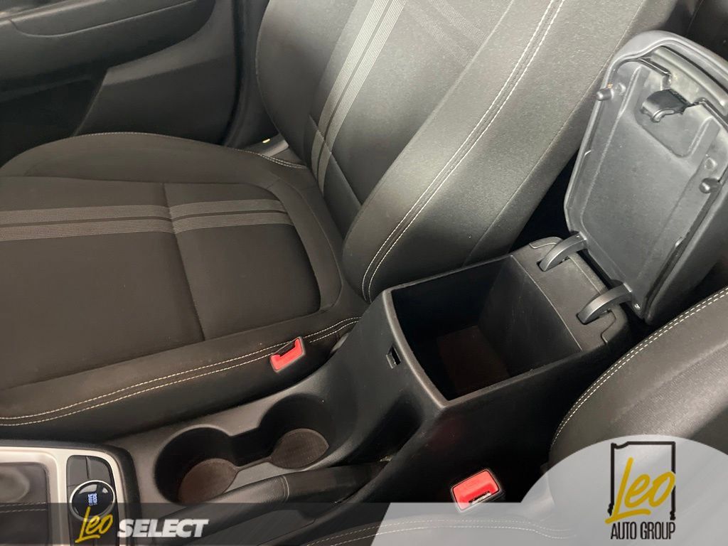 Used 2021 Hyundai Venue SEL FWD image 21